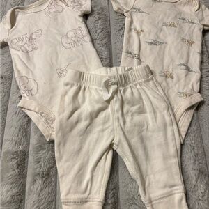 Baby Onesies and Pants Set in Cream